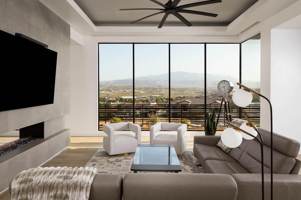 Living room with fantastic views of mountains